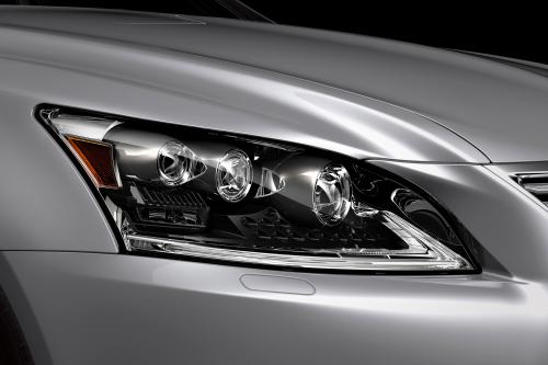 Lexus LS 460 (2013) - picture 9 of 10