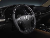 2013 Lexus LS 460, 6 of 10