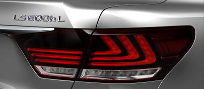 Lexus LS 600h F Sport (2013) - picture 7 of 14