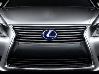 Lexus LS 600h F Sport (2013) - picture 6 of 14