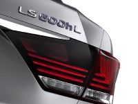Lexus LS 600h F Sport (2013) - picture 8 of 14
