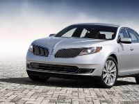 Lincoln MKS (2013) - picture 1 of 17