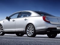 Lincoln MKS (2013) - picture 3 of 17