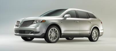 Lincoln MKT (2013) - picture 7 of 25