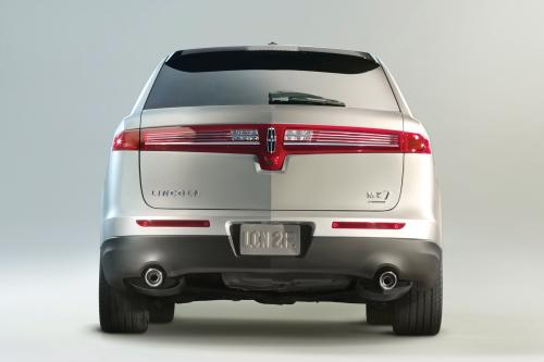 Lincoln MKT (2013) - picture 8 of 25