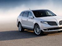 Lincoln MKT (2013) - picture 2 of 25