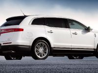 Lincoln MKT (2013) - picture 4 of 25