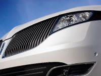 Lincoln MKT (2013) - picture 10 of 25