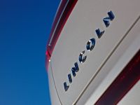 Lincoln MKT (2013) - picture 13 of 25