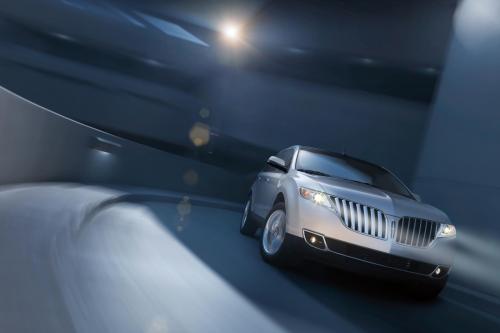 Lincoln MKX (2013) - picture 8 of 19