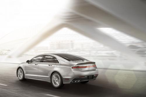 Lincoln MKZ (2013) - picture 9 of 19