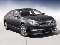 Lincoln MKZ (2013) - picture 2 of 19