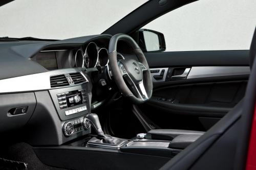 Mercedes-Benz C 63 AMG Saloon (2013) - picture 17 of 22