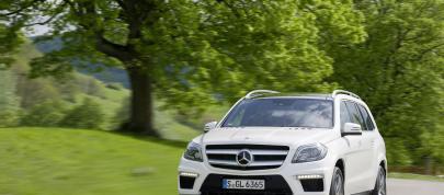 Mercedes-Benz GL 63 AMG (2013) - picture 4 of 24