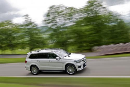 Mercedes-Benz GL 63 AMG (2013) - picture 8 of 24