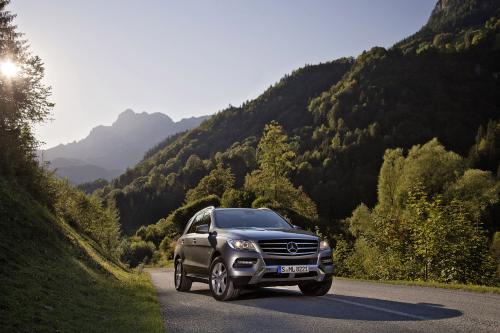 Mercedes-Benz ML 500 4MATIC BlueEFFICIENCY (2013) - picture 1 of 4