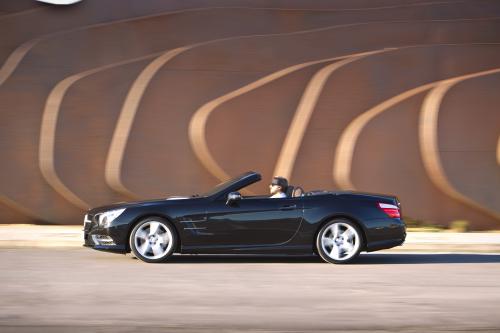 Mercedes-Benz SL 500 (2013) - picture 16 of 19