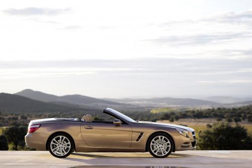 Mercedes-Benz SL-Class (2013) - picture 40 of 68