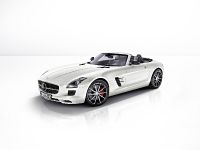 Mercedes-Benz SLS AMG GT (2013) - picture 2 of 6