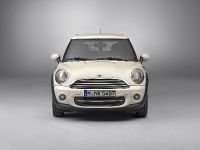 MINI Clubvan (2013) - picture 2 of 20