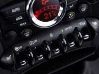 MINI Cooper S Paceman ALL4 (2013) - picture 38 of 54