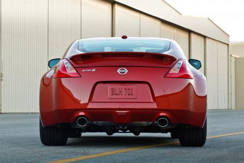 Nissan 370Z (2013) - picture 9 of 16
