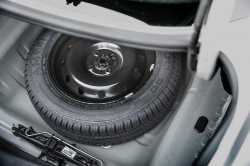 Nissan Almera (2013) - picture 8 of 31