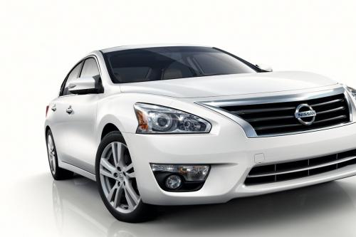 Nissan Altima Sedan (2013) - picture 1 of 10