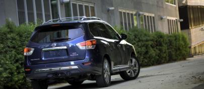 Nissan Pathfinder (2013) - picture 7 of 26