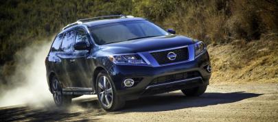 Nissan Pathfinder (2013) - picture 12 of 26