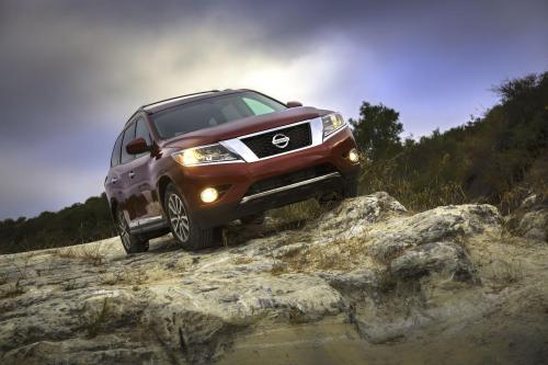 Nissan Pathfinder (2013) - picture 1 of 26