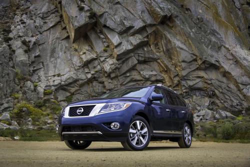 Nissan Pathfinder (2013) - picture 9 of 26