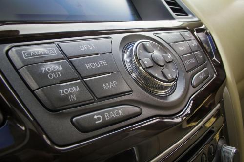 Nissan Pathfinder (2013) - picture 25 of 26