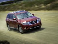 Nissan Pathfinder (2013) - picture 2 of 26