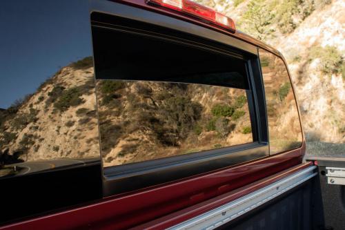 Nissan Titan (2013) - picture 17 of 34