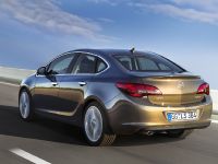 Opel Astra Sedan (2013) - picture 3 of 4
