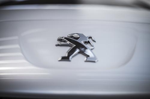 Peugeot RCZ Sport (2013) - picture 16 of 19