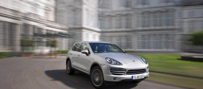 Porsche Cayenne Diesel US (2013) - picture 4 of 6