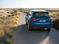 Porsche Cayenne Diesel US (2013) - picture 2 of 6