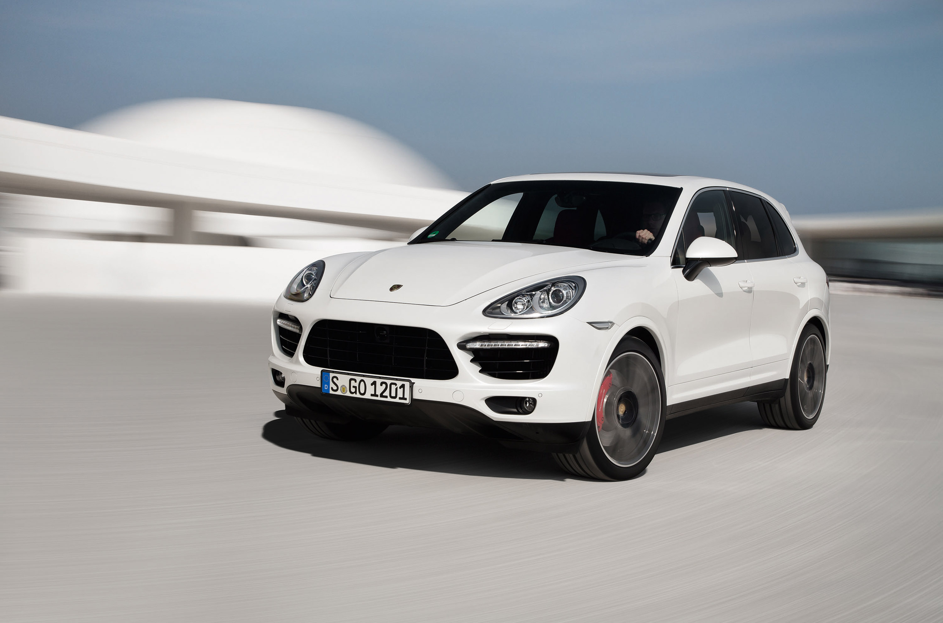 Порш каен турбо. Порше Кайен 2013. Porsche Cayenne 2001. Порше Кайен 2001. Порше Cayenne Turbo s.