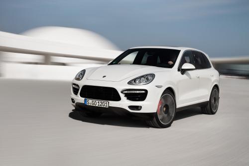 Porsche Cayenne Turbo S (2013) - picture 1 of 6
