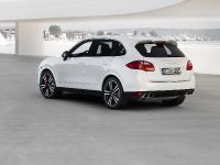 Porsche Cayenne Turbo S (2013) - picture 4 of 6