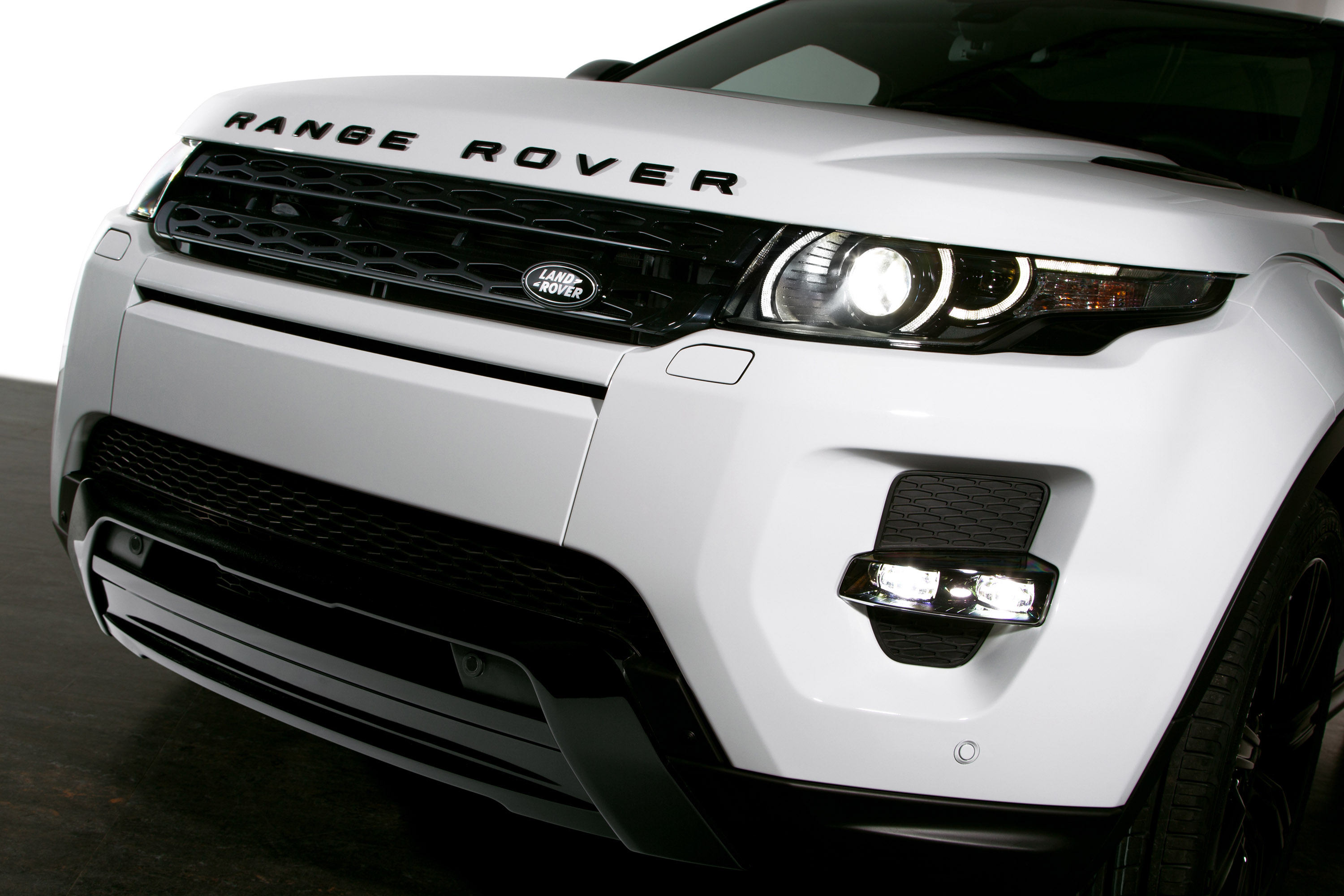 Range Rover Evoque Black Design Pack