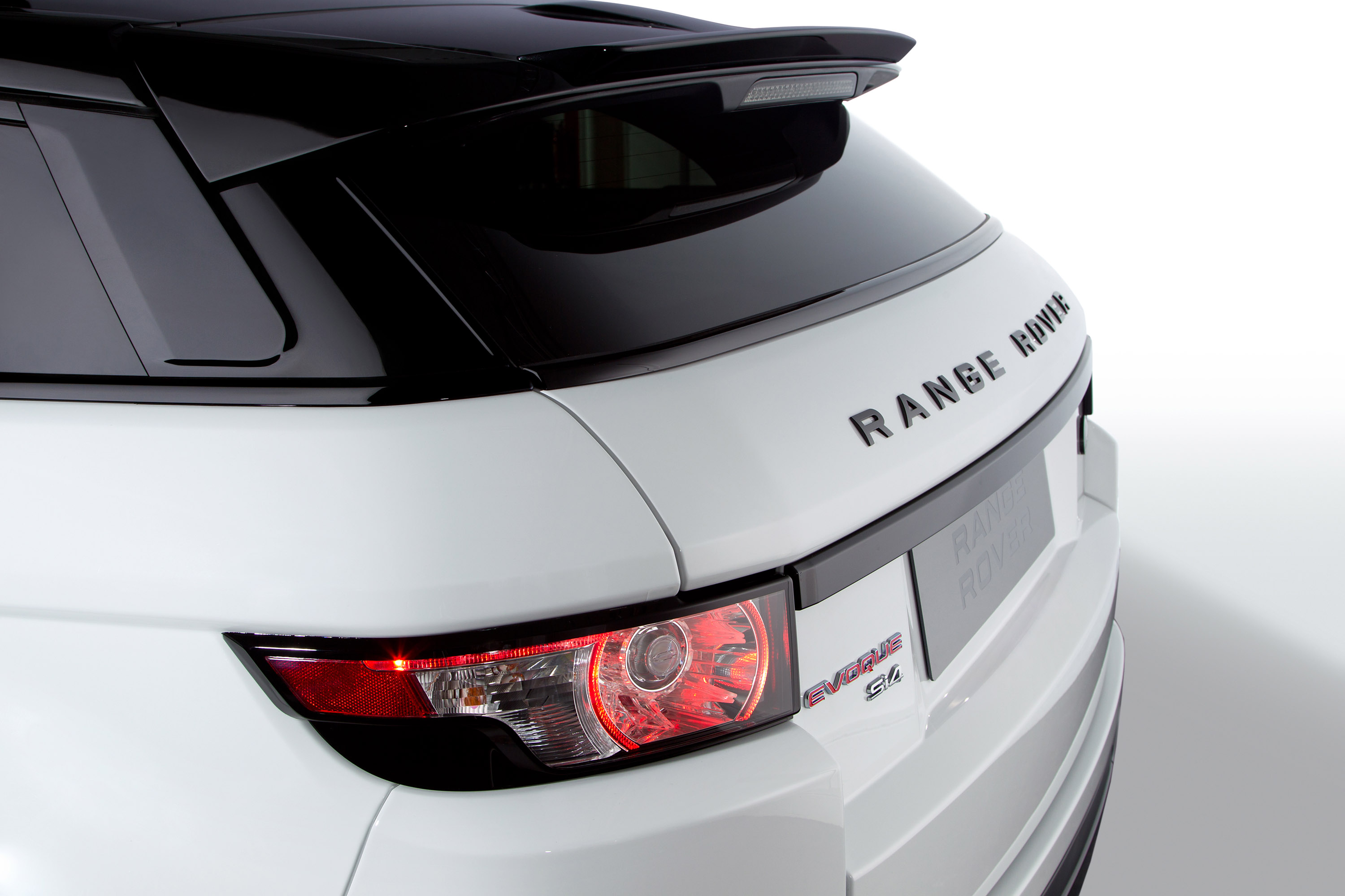 Range Rover Evoque Black Design Pack (2013) - picture 8 of 9