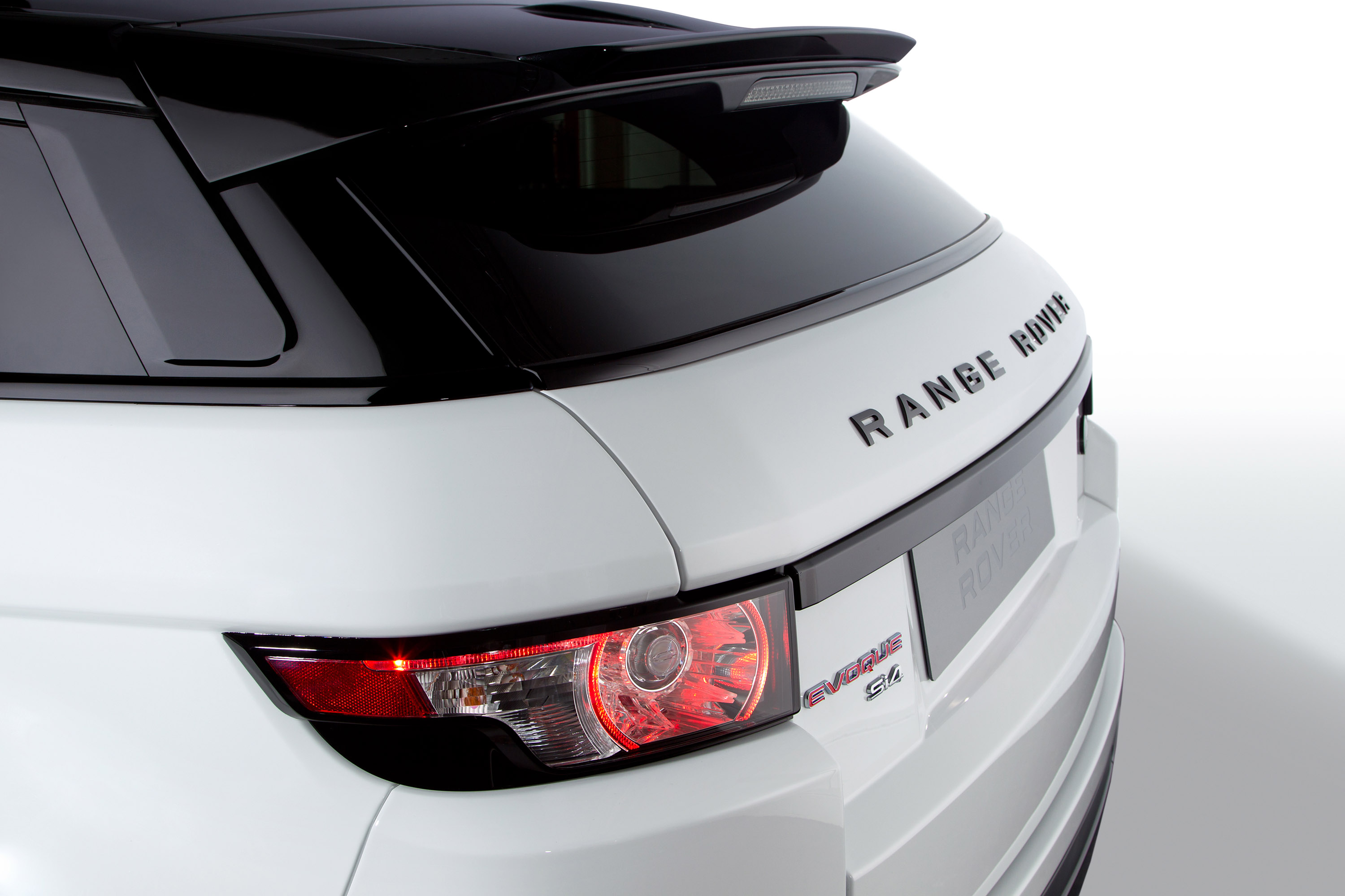 Range Rover Evoque Black Design Pack