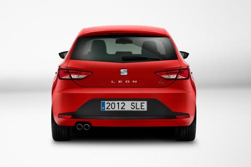 Seat Leon (2013) - picture 9 of 14