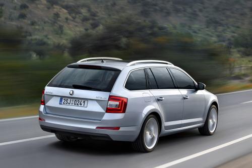 Skoda Octavia Combi (2013) - picture 1 of 2