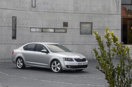 Skoda Octavia (2013) - picture 1 of 4