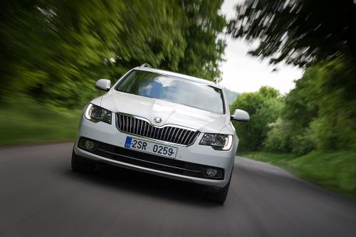 Skoda Superb (2013) - picture 32 of 50