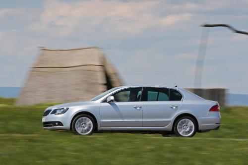 Skoda Superb (2013) - picture 41 of 50